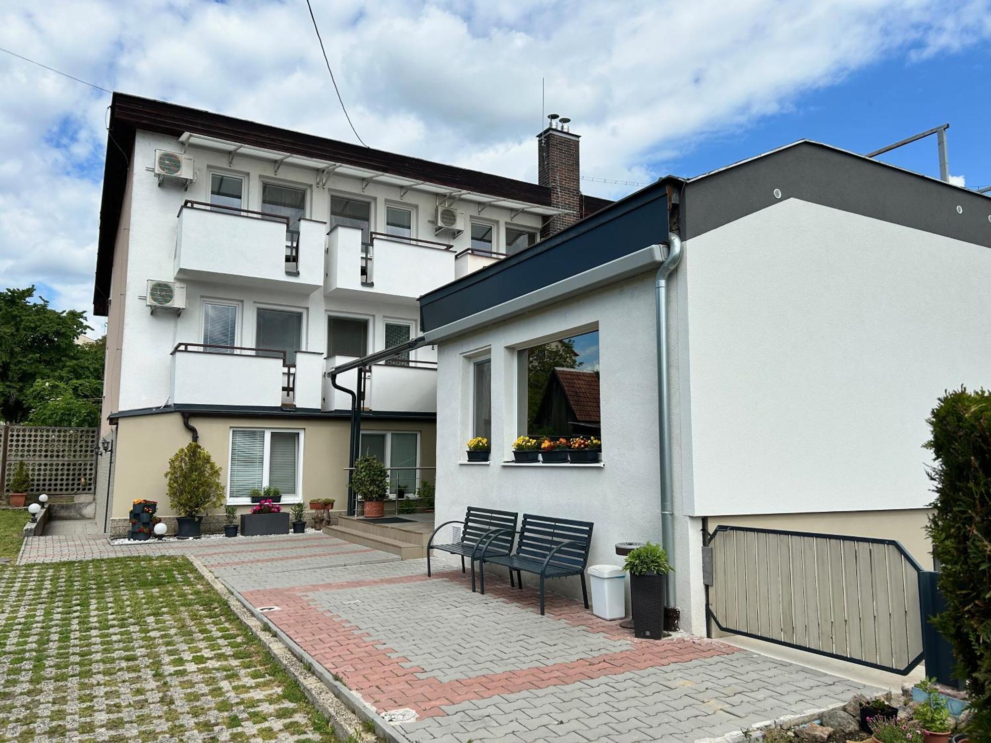 Mado I Guest house